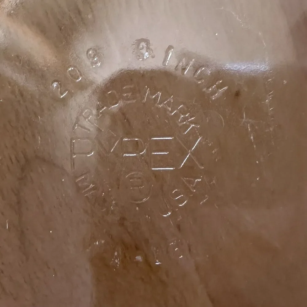 Vintage PYREX Rimmed Pie Plate 9.5